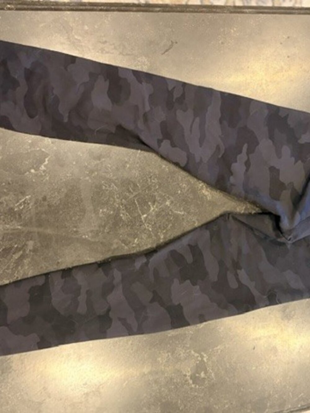 Lululemon Black Camo Leggings Size 4 - Picture 2 of 4